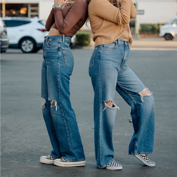 Sold Out Levi’s Iconic High Loose Jeans. Size W29, L31. - Picture 5 of 12